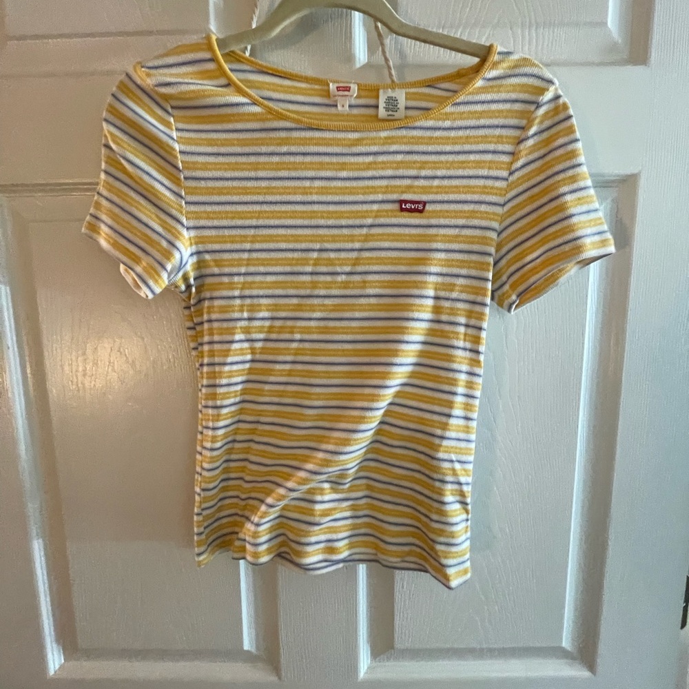 Women’s small Levi’s shirt